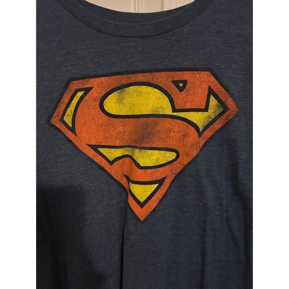 Navy DC Superman t shirt - 2xl - Picture 2 of 2